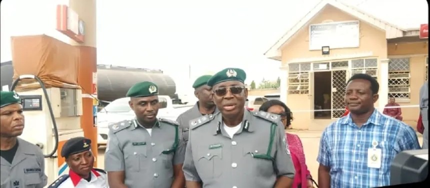 Motorists jubilate as Customs sells N600/litre petrol in Ibadan