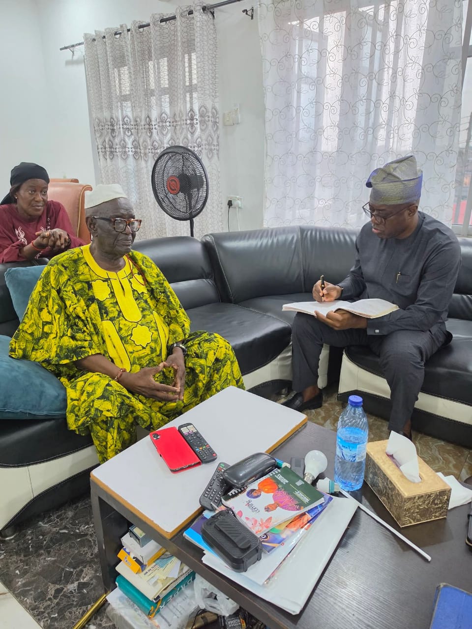 Oyo Governor, Seyi Makinde Pays Condolence Visit to Balogun of Ibadanland, Oba Tajudeen Ajibola Over Wife’s Death